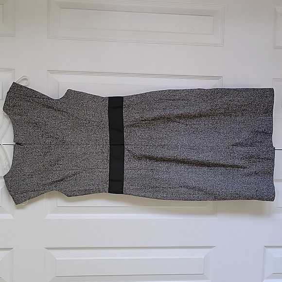 Dress - Picture 4 of 4